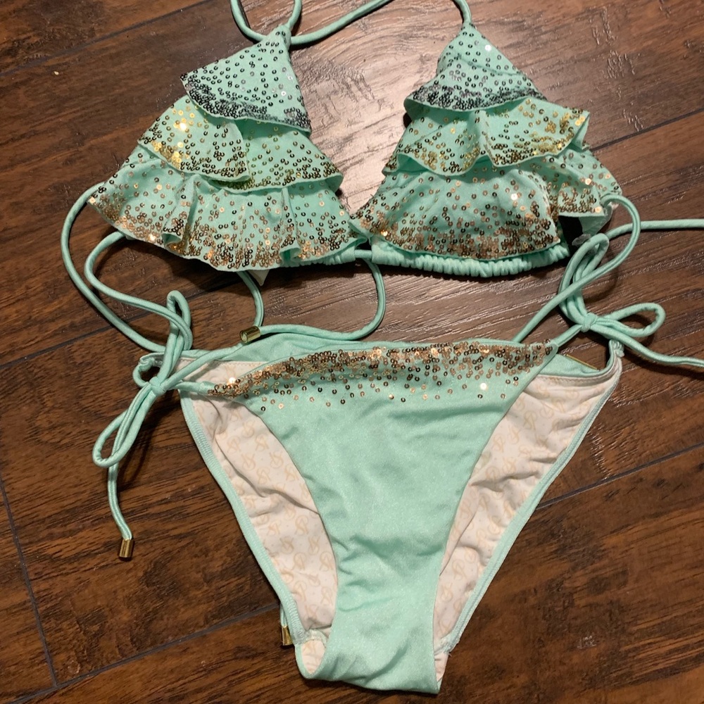 Aqua Victoria’s Secret bikini